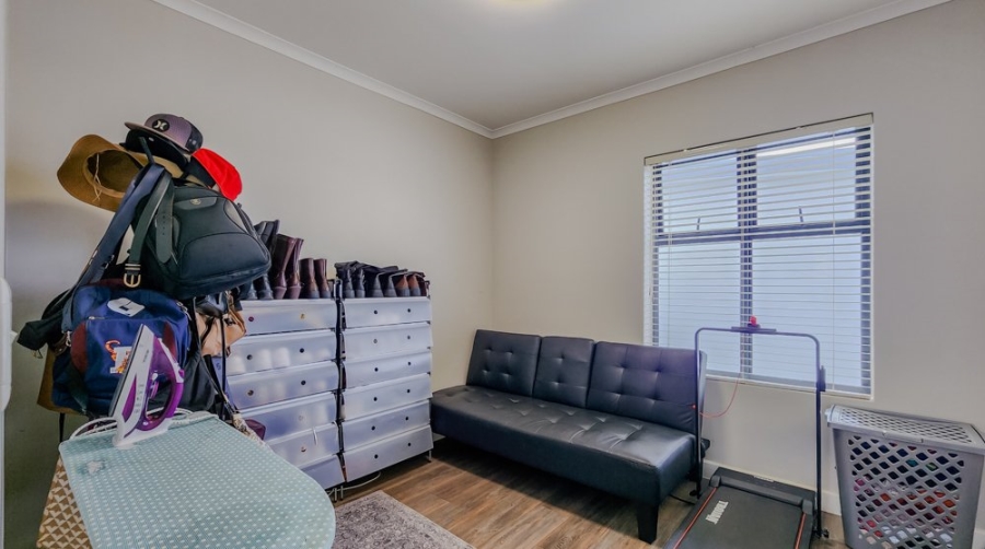 2 Bedroom Property for Sale in Zonnendal Western Cape